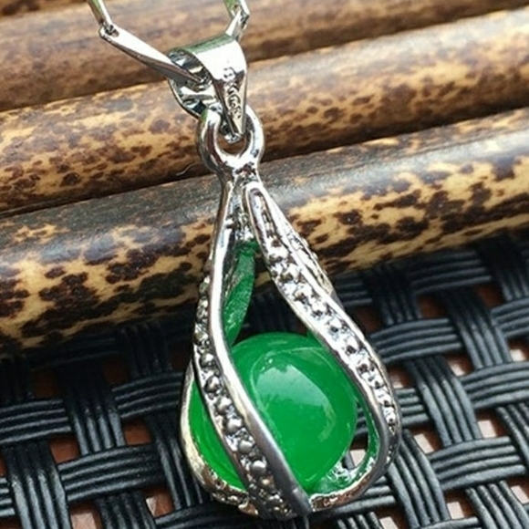 Malay jade in sterling silver chain - Picture 1 of 1